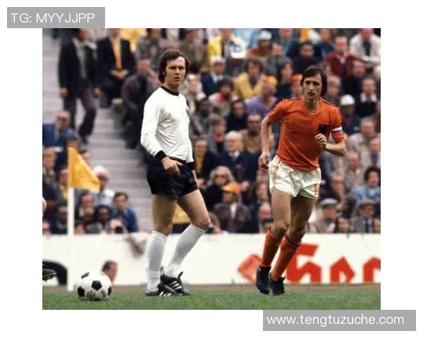 足球偶像球星的辉煌历程与传奇故事:从草根到巅峰的奋斗与荣耀